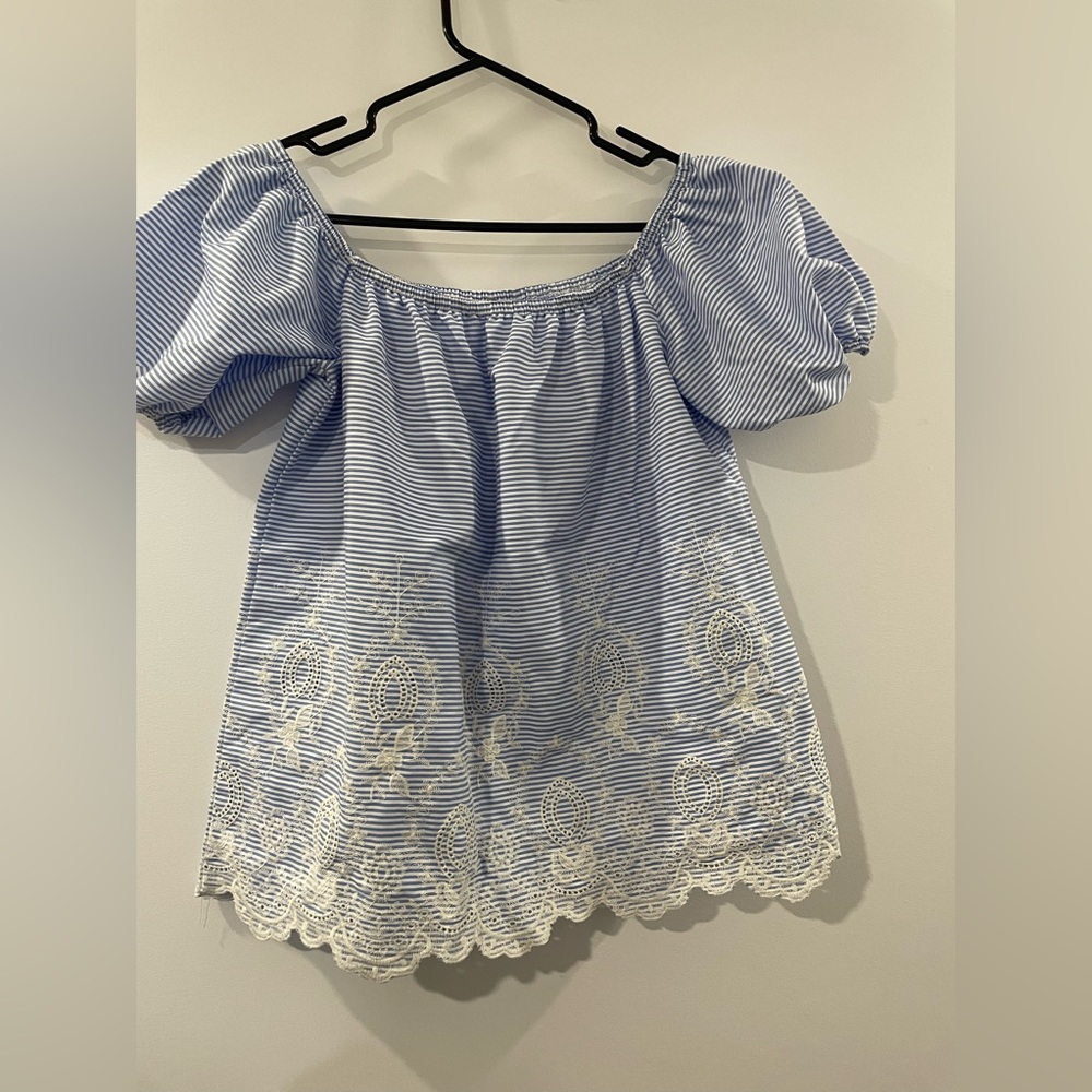 Over the shoulder, or puffy sleeve top!